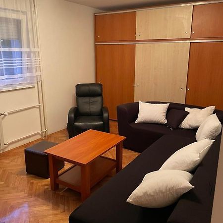 Lolly Apartment Карловац Екстериор снимка