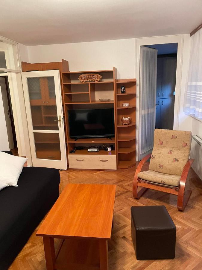 Lolly Apartment Карловац Екстериор снимка